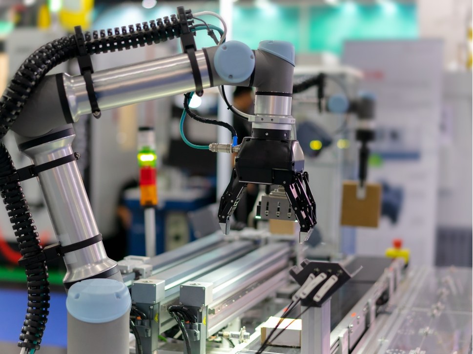 Universal_Robotics_Arm A Universal Robotics arm that Custom Metal Designs can customize for you!
